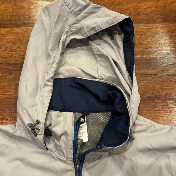 The North Face Men’s Light Jacket Full Zip Size Small Blue and Gray - Picture 3 of 10